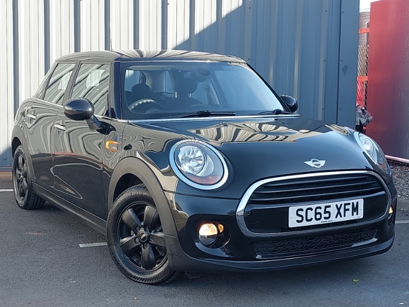 Mini Hatch 1.5 Cooper D Black