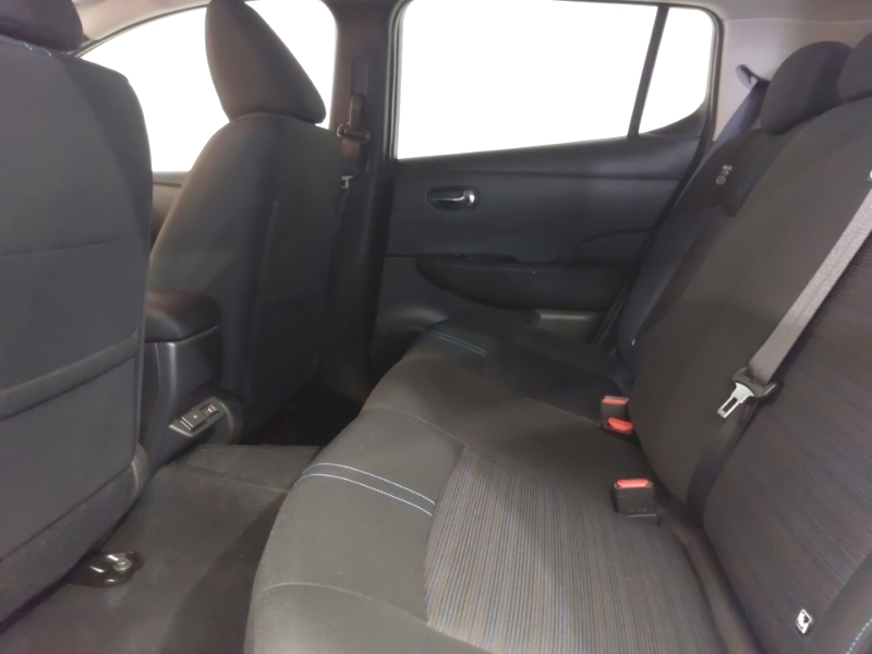 Nissan Leaf 110Kw N-connecta 39Kwh NV23OGF Silver #6