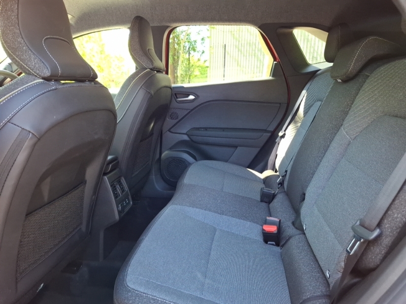 Renault Symbioz 1.3 Tce 140 Techno HK75UHS Red #6