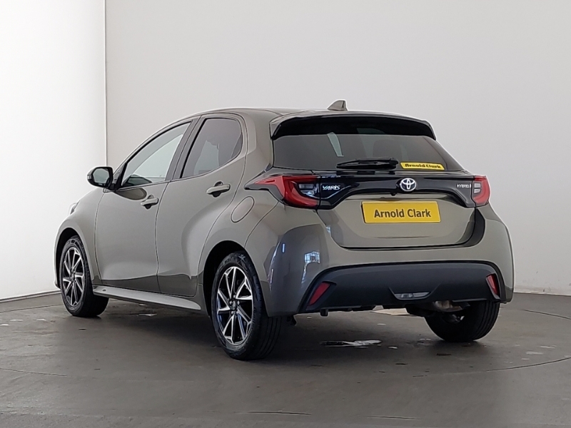 Toyota Yaris 1.5 Hybrid Design Cvt MK23FWO Brown #2
