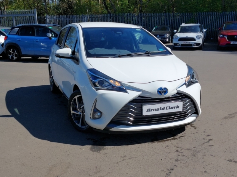 Toyota Yaris 1.5 Hybrid Y20 Cvt Bi-tone White
