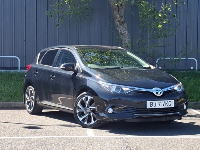 Toyota Auris 1.2T Design Black