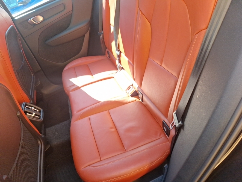 Volvo XC40 1.5 T3 163 Inscription Pro Geartronic KW21CHN Black #6