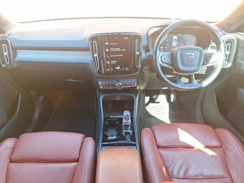 Volvo XC40 1.5 T3 163 Inscription Pro Geartronic KW21CHN Black #3