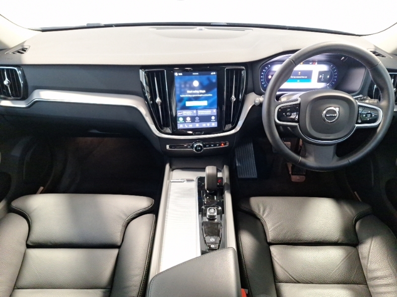 Volvo V60 2.0 B4p Plus Dark 7 Speed WF25LWG Black #3