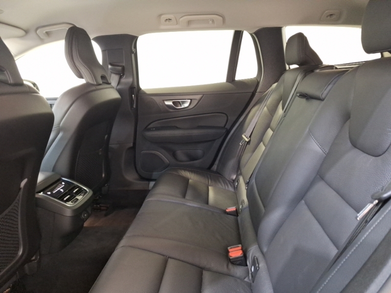 Volvo V60 2.0 B4p Plus Dark 7 Speed WF25LWG Black #6