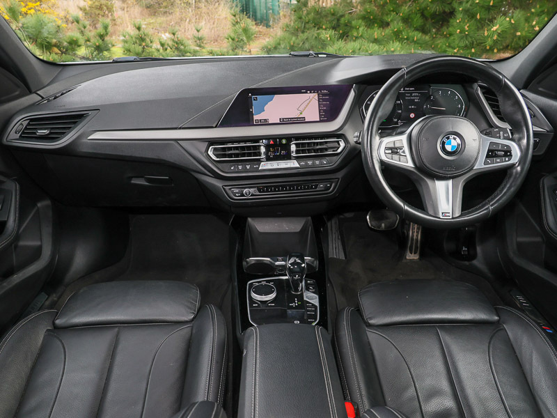 BMW 1 Series 118I M Sport Step YE70FXL White #4