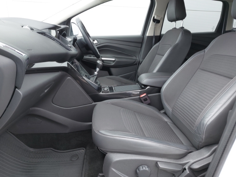 Ford Kuga 1.5 Tdci Titanium 2Wd EO18XPL White #5