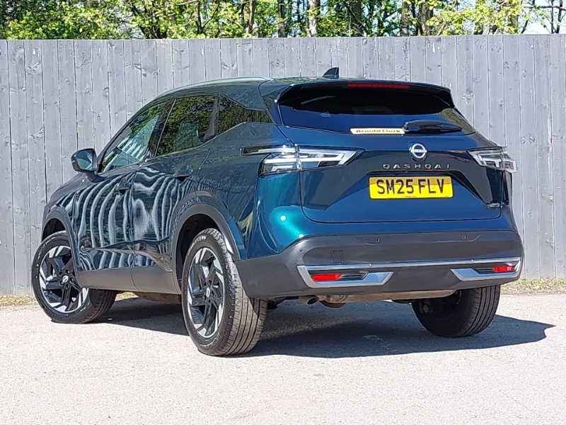 Nissan Qashqai 1.3 Dig-t Mh N-connecta SM25FLV Green #2