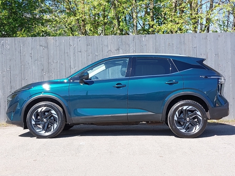 Nissan Qashqai 1.3 Dig-t Mh N-connecta SM25FLV Green #4