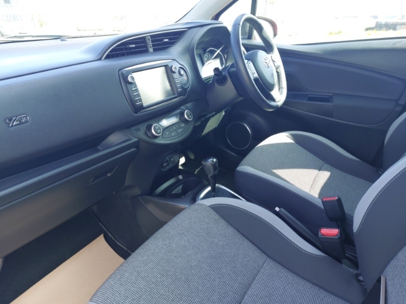 Toyota Yaris 1.5 Hybrid Y20 Cvt Bi-tone DN20SXR Red #5