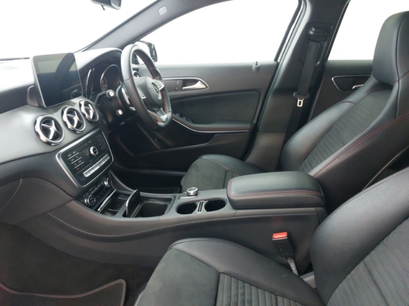 Mercedes-Benz GLA Class Gla 180 Amg Line Edition GX20RWL Black #5