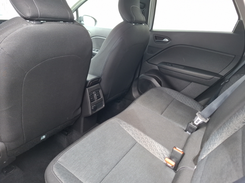 Renault Captur 1.3 Mild Hybrid 140 Evolution SH72AUX White #6