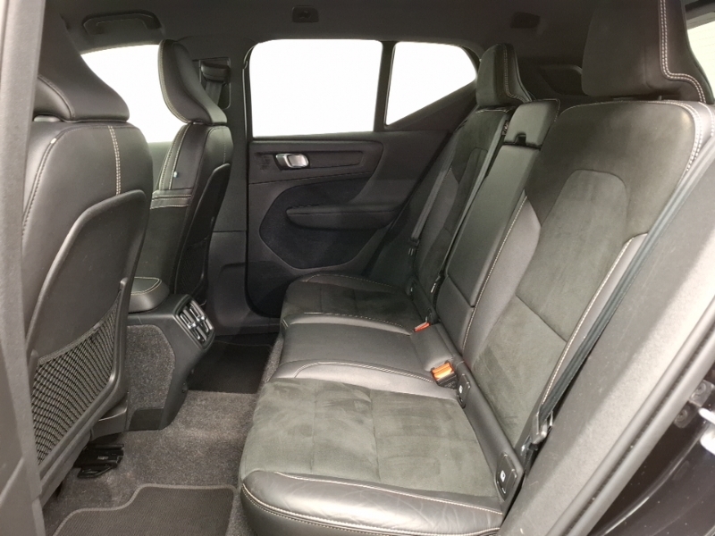 Volvo XC40 1.5 T3 163 R Design WA21LUB Black #6