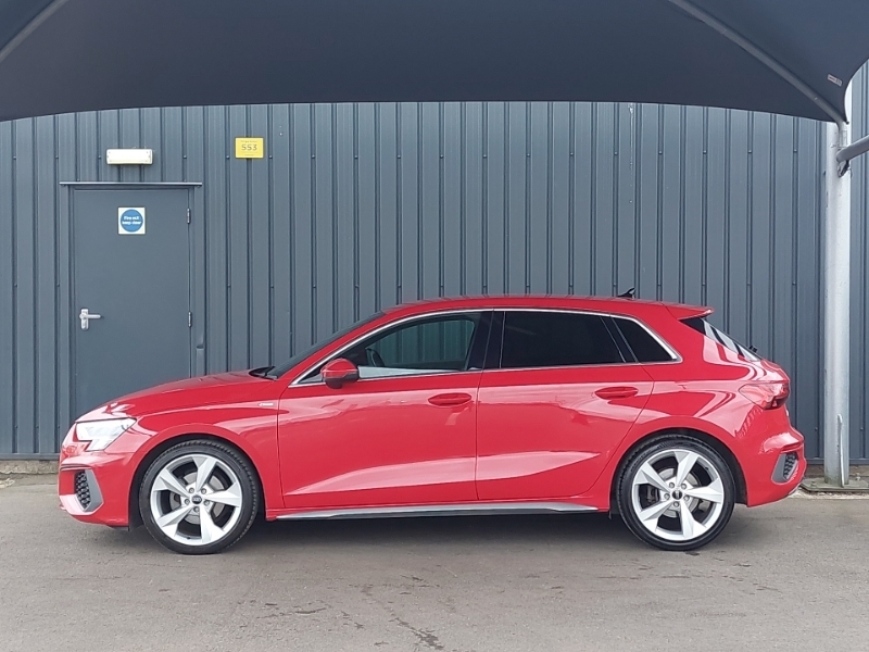 Audi A3 35 Tfsi S Line HG22MXP Red #4