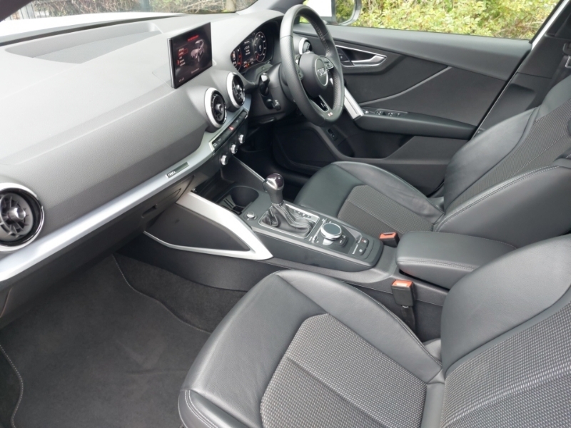Audi Q2 35 Tfsi S Line S Tronic White #5