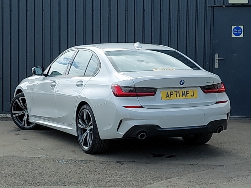BMW 3 Series 318D M Sport White #2