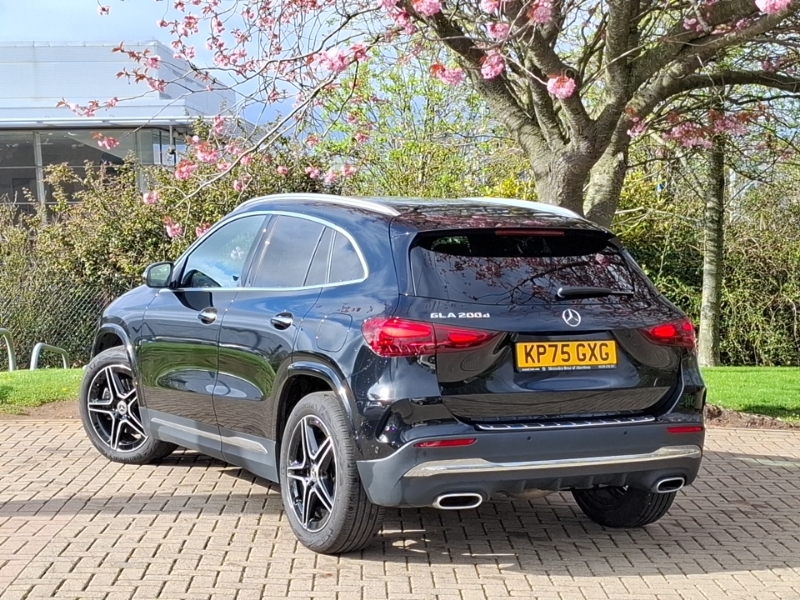 Mercedes-Benz GLA Class Gla 200D Amg Line Executive Black #2