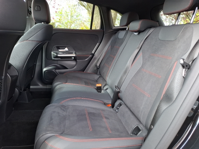 Mercedes-Benz GLA Class Gla 200D Amg Line Executive Black #6
