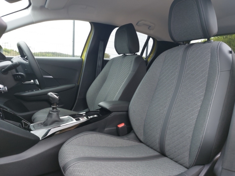 Peugeot 208 1.2 Puretech 100 Allure SB25VOP Yellow #5