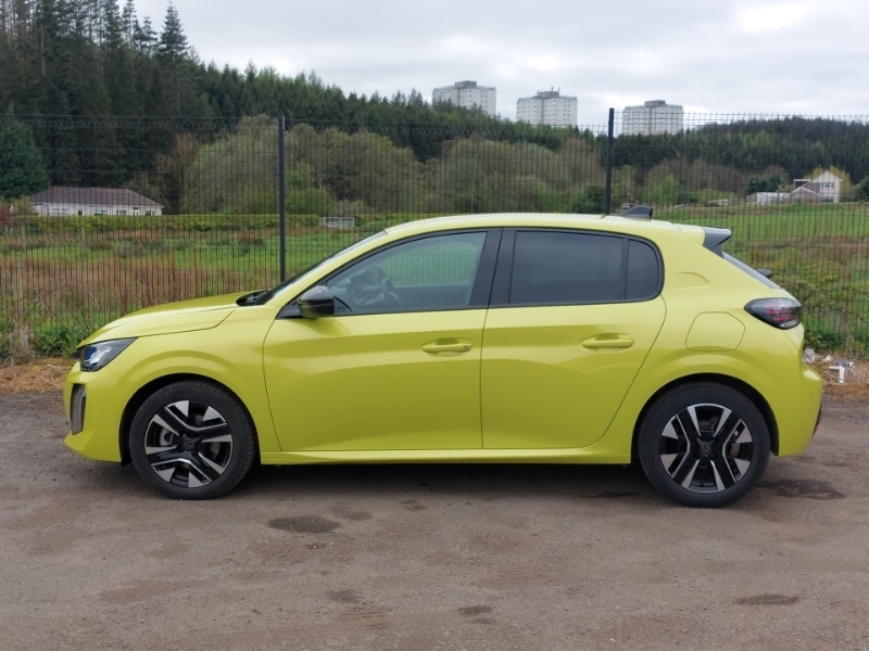 Peugeot 208 1.2 Puretech 100 Allure SB25VOP Yellow #4