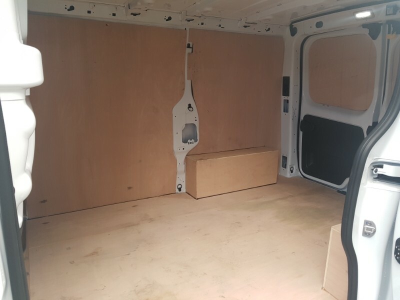 Renault Trafic Sl30 Blue Dci 150 Extra Safety Van Eag9 SC25CVH White #6