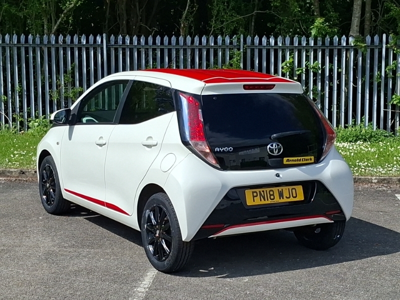 Toyota Aygo 1.0 Vvt-i X-press PN18WJO White #2