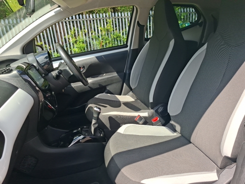 Toyota Aygo 1.0 Vvt-i X-press PN18WJO White #5