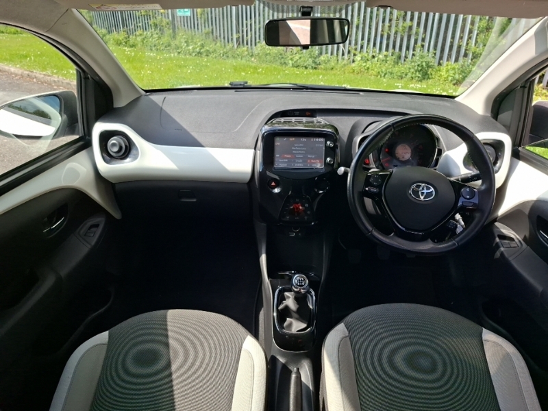 Toyota Aygo 1.0 Vvt-i X-press PN18WJO White #3