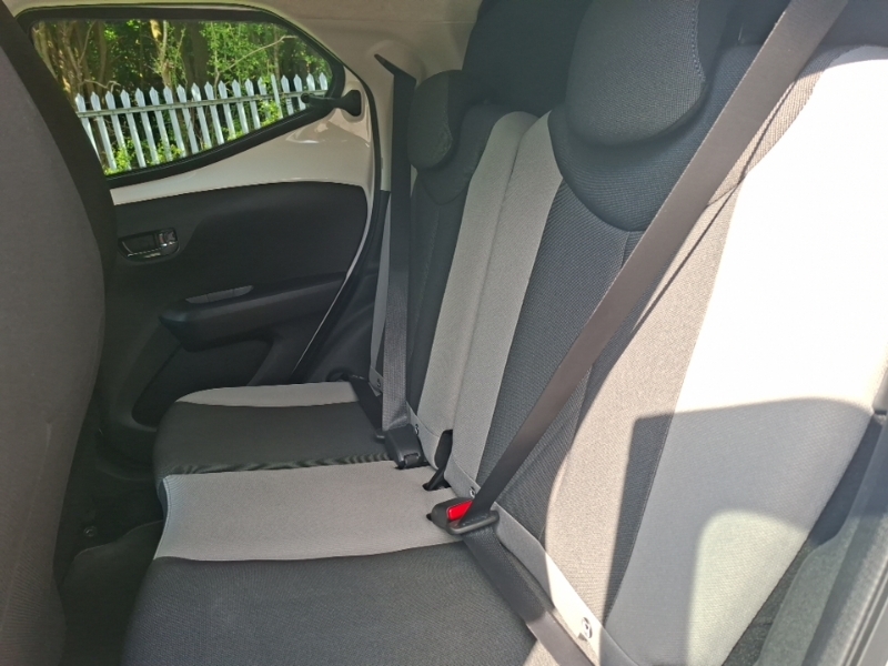 Toyota Aygo 1.0 Vvt-i X-press PN18WJO White #6