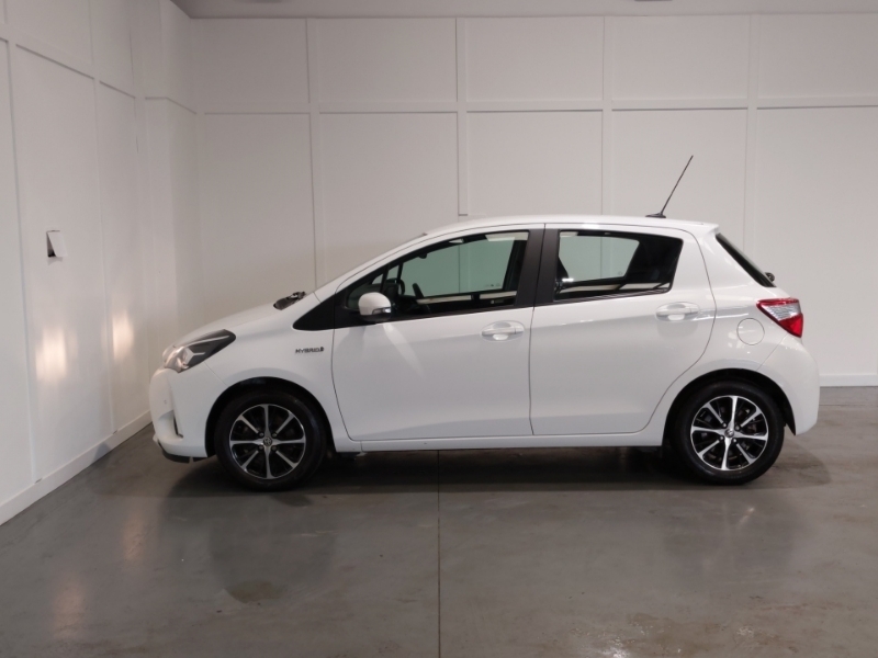 Toyota Yaris 1.5 Hybrid Icon Tech Cvt SL19ZGO White #4