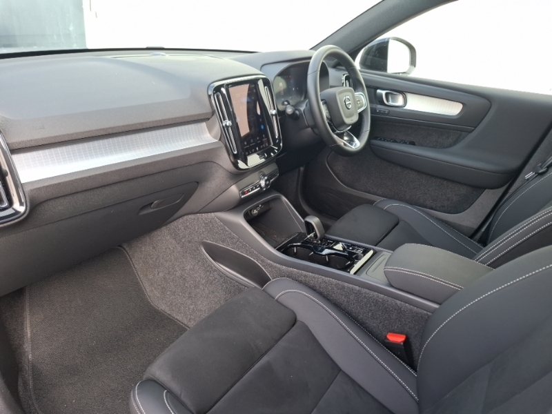 Volvo XC40 2.0 B3p Plus Dark SW75BGE Silver #5