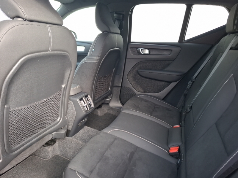 Volvo XC40 2.0 B3p Plus Dark SW75BGE Silver #6
