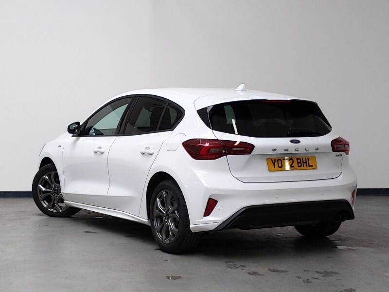 Ford Focus 1.0 Ecoboost Hybrid Mhev 155 St-line Edition YO72BHL White #2