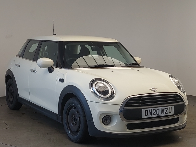 Mini Hatch 1.5 One Classic II Comfortnav Pack White