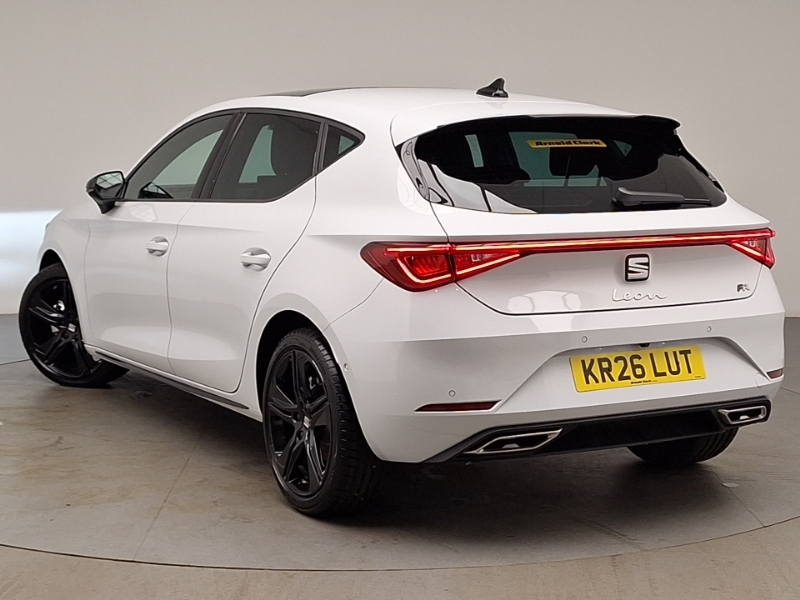 Seat Leon 1.5 Etsi 150 Fr Black Edition Dsg Dap White #2