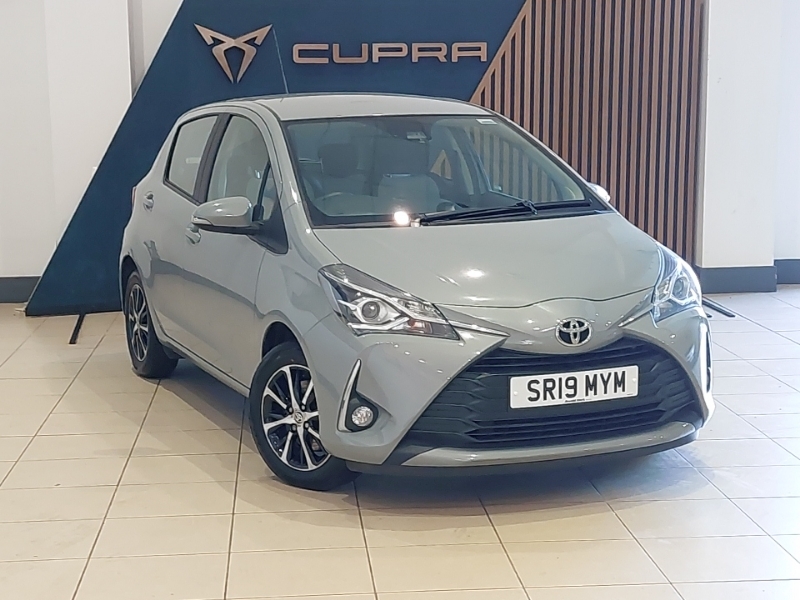 Toyota Yaris 1.5 Vvt-i Icon Tech Grey
