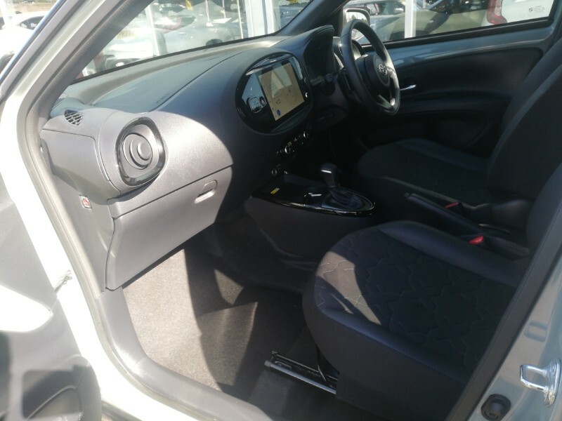 Toyota Aygo X 1.0 Vvt-i Exclusive DU75BJZ Green #4