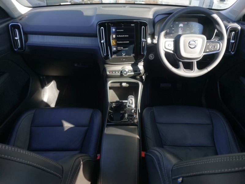 Volvo XC40 1.5 T3 163 Inscription Geartronic BP71HFD Black #3