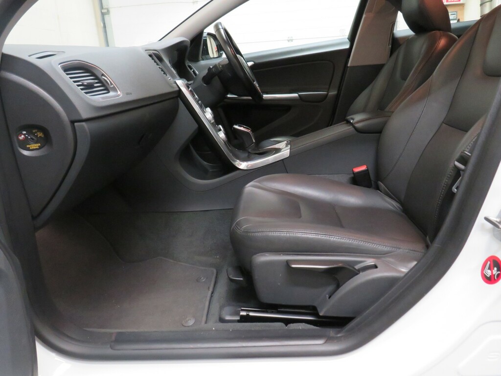 Volvo V60 Cross Country D3 148Bhp Nav - Winter Pack Grey #28