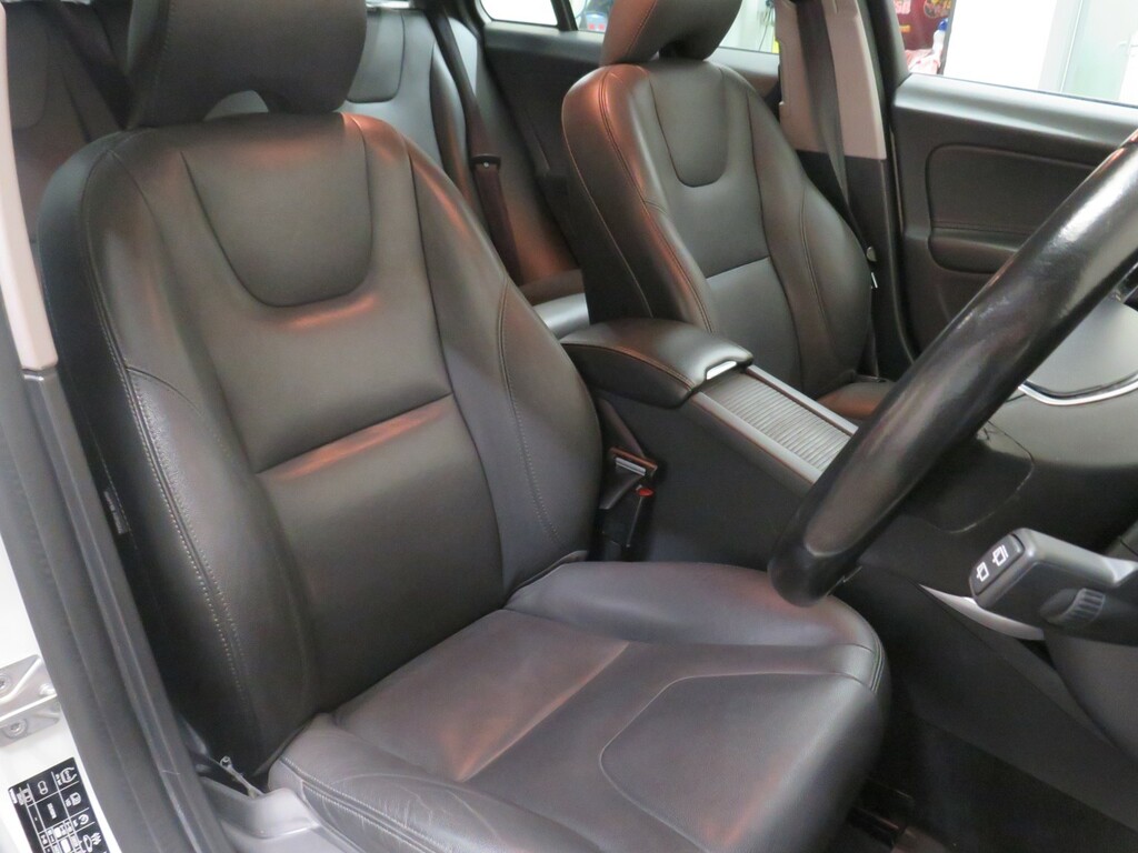 Volvo V60 Cross Country D3 148Bhp Nav - Winter Pack Grey #27