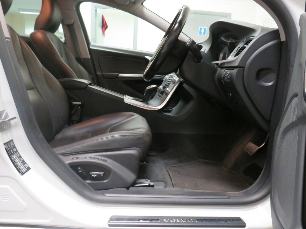 Volvo V60 Cross Country D3 148Bhp Nav - Winter Pack Grey #25