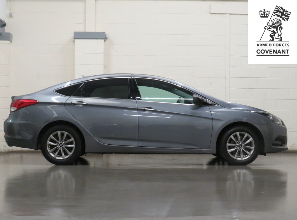 Hyundai I40 Saloon 1.7 Crdi Blue Drive Se Nav Business Euro 6 Silver #2