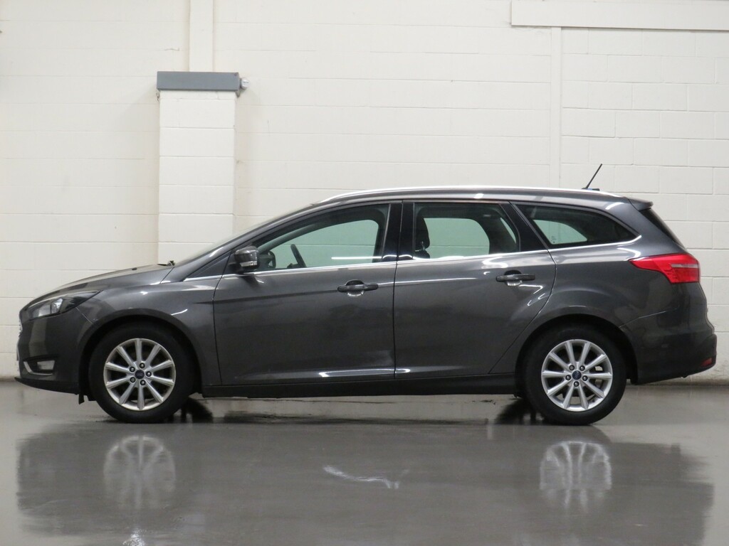 Ford Focus Estate 1.5 Tdci Titanium Euro 6 Ss 201717 MT17JKO Grey #6