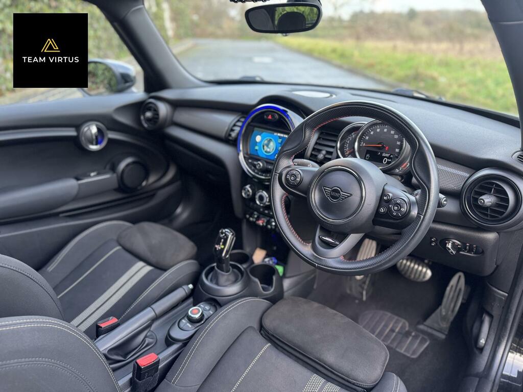 Mini Hatch 1.5 Cooper Sport Hatchback Steptronic E FP70EKK Black #3