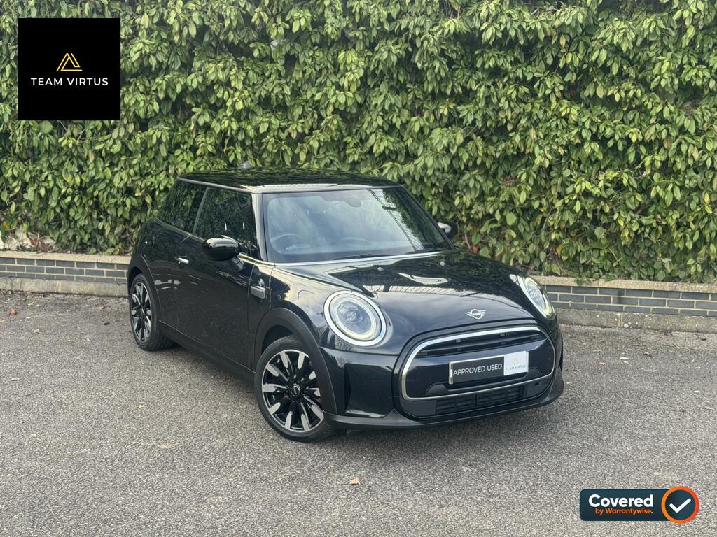 Mini Hatch 1.5 Cooper Exclusive Hatchback Steptron Black
