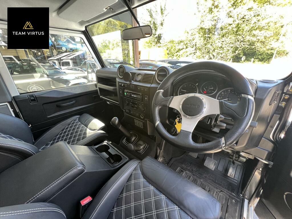 Land Rover Defender 90 2.2 Tdci County Station Wagon Double Cab Diese MF14SYR White #2