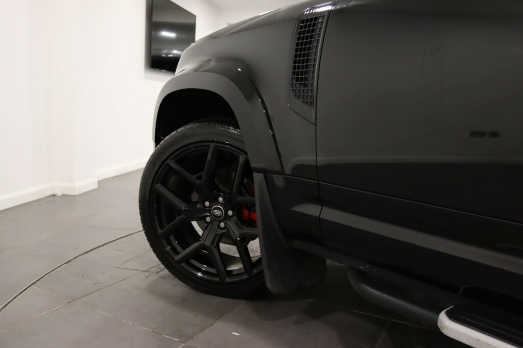 Land Rover Defender 90 2.0 P300 X-dynamic Se AH80UNE Black #4