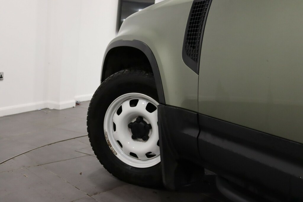 Land Rover Defender 90 3.0 D200 Mhev CA21MVH Green #4