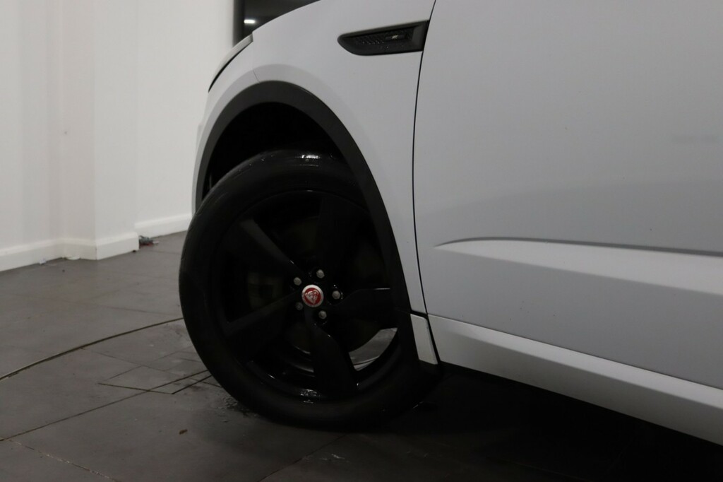 Jaguar E-Pace 2.0 P200 Chequered Flag OV69TZN White #4
